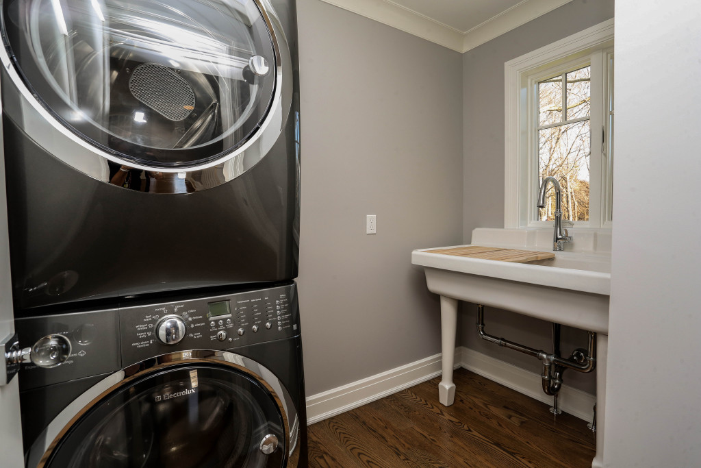 Custom Laundry Sink Beacon Homes